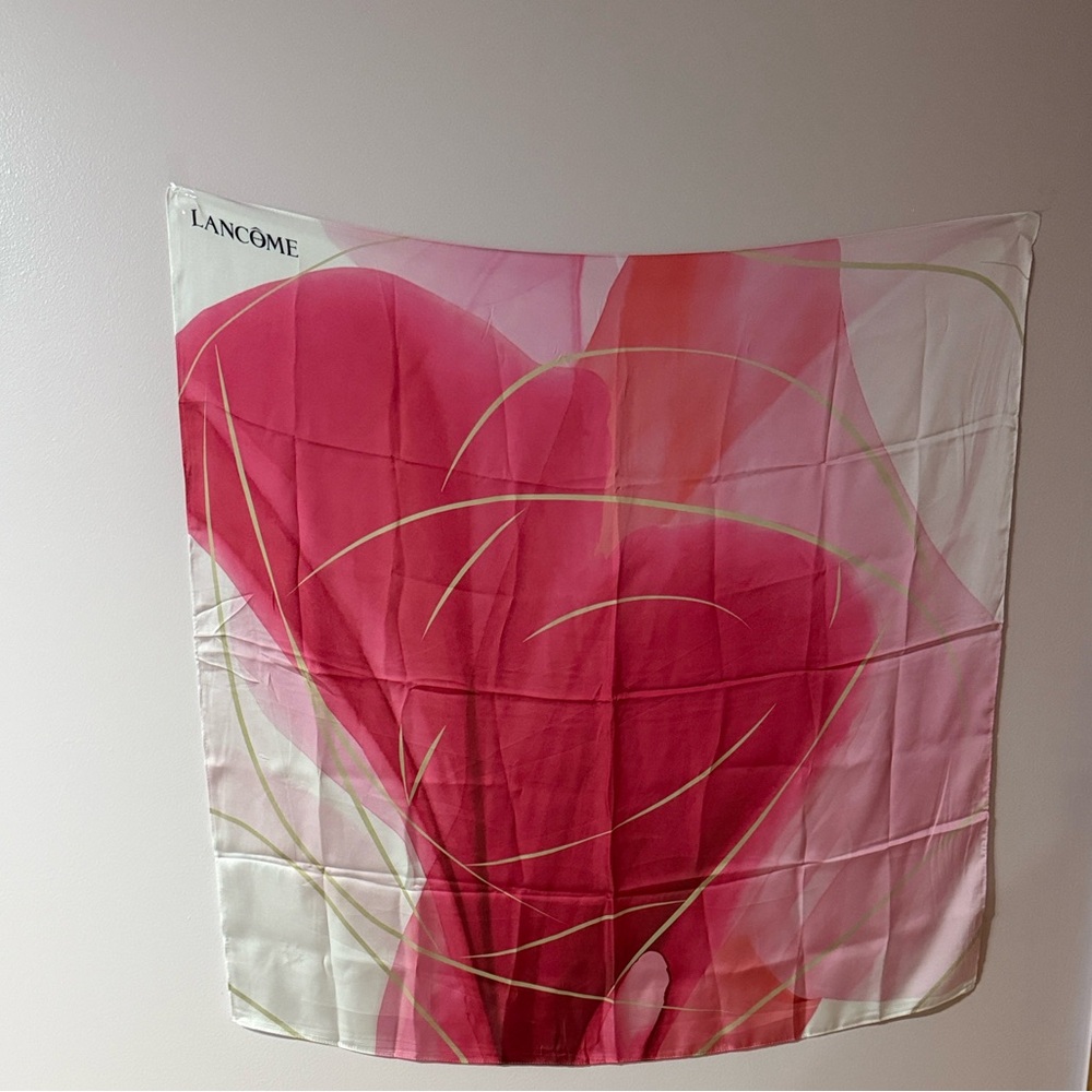 NEW Pink & White Lancôme Scarf